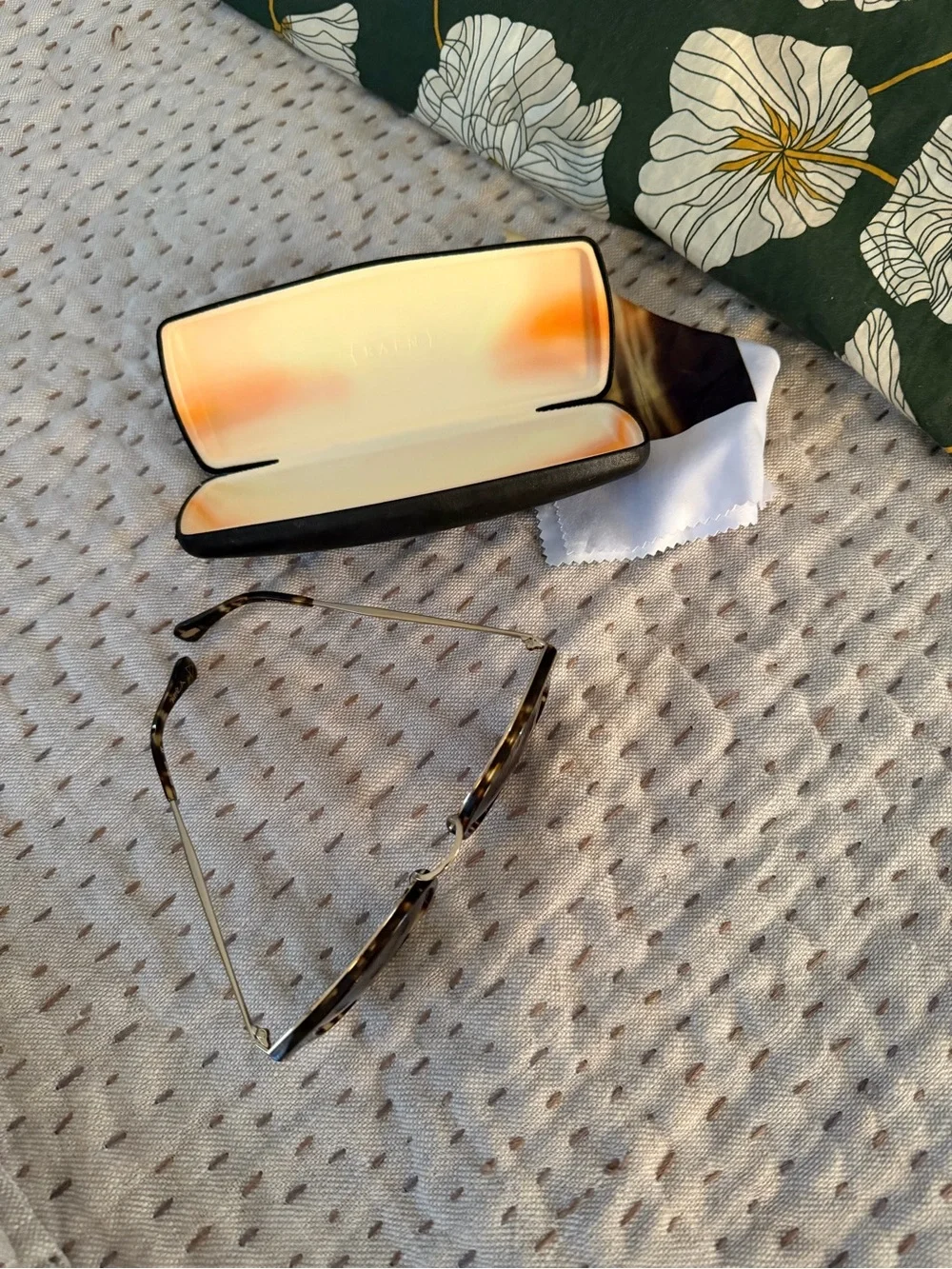 Raen Norie Classic Tortoiseshell Round Sunglasses - Brown Lenses